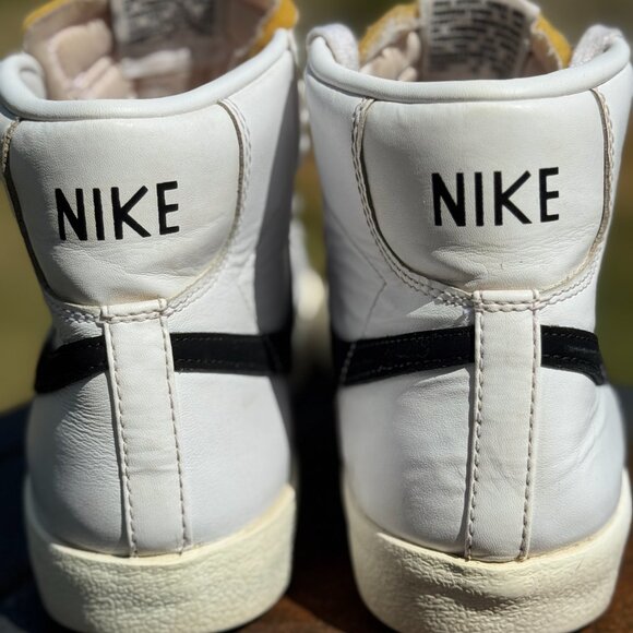 EUC Nike Blazer Mid '77 Vintage White Black CZ1055-100 Men’s 9 Women’s 10.5 - Picture 5 of 8